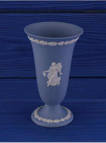 Коллекционная винтажная миниатюрная ваза Wedgwood
