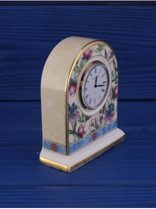 Винтажные фарфоровые каминные часы из коллекции предметов дизайна Sarah от Wedgwood