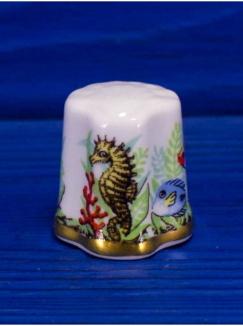 Коллекционный винтажный наперсток Tropical Fish с шляпкой в форме раковины, изготовленный Sutherland специально для Thimble Collectors Club. Англия, 1994-й год