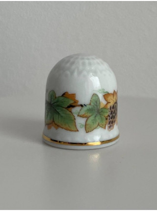 Коллекционный винтажный наперсток Grapevine (Grapes), изготовленный Florencia специально для Thimble Collectors Club. Чили, 1990-й год