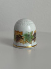 Коллекционный винтажный наперсток Grapevine (Grapes), изготовленный Florencia специально для Thimble Collectors Club. Чили, 1990-й год