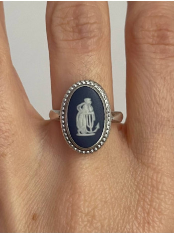 Редкое винтажное серебряное кольцо овальной формы от Wedgwood тёмно-синий Jasper