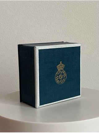 Винтажный коллекционный наперсток от Royal Worcester с изображением фруктов и ягод, расписанный вручную художницей  Dorothy Sparks. Англия, 1951-1980-е годы