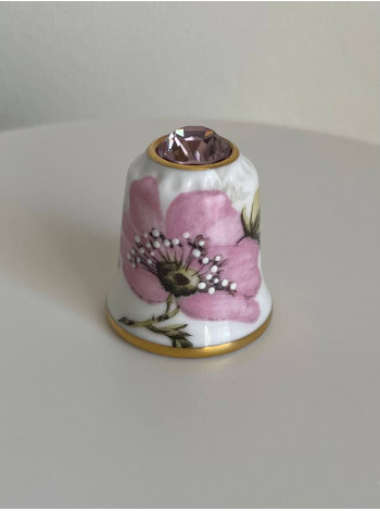 Коллекционный винтажный наперсток Garden Rose с кристаллом на шляпке, изготовленный Sutherland специально для Thimble Collectors Club. Англия, 1980-е годы