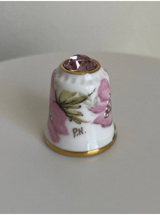 Коллекционный винтажный наперсток Garden Rose с кристаллом на шляпке, изготовленный Sutherland специально для Thimble Collectors Club. Англия, 1980-е годы