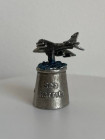 Винтажный коллекционный наперсток из пьютера Sea Harrier от Warwick Thimbles с фигуркой британского самолёта военно-морского флота Sea Harrier