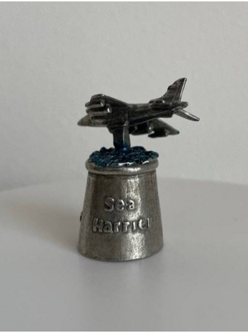 Винтажный коллекционный наперсток из пьютера Sea Harrier от Warwick Thimbles с фигуркой британского самолёта военно-морского флота Sea Harrier