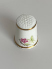 Винтажный коллекционный наперсток от Royal Worcester, расписанный вручную художницей Sue Waldron (Roberts). Англия, 1970-е годы