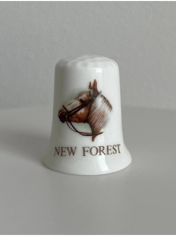 Винтажный коллекционный наперсток New Forest. Нью-Форест - это огромный национальный парк на юге Англии
