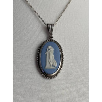 Винтажная подвеска редкого дизайна от Wedgwood