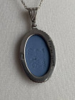 Винтажная подвеска редкого дизайна от Wedgwood