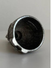 Винтажный коллекционный наперсток из пьютера Hornsea Pottery Potters Kiln в форме большой гончарной печи, в которую заглядывает гончар