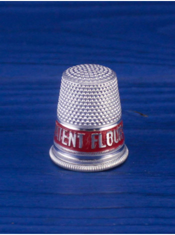 Винтажный наперсток Stanards Royal Patent Flour из коллекционной серии Advertising Thimbles (рекламные наперстки)