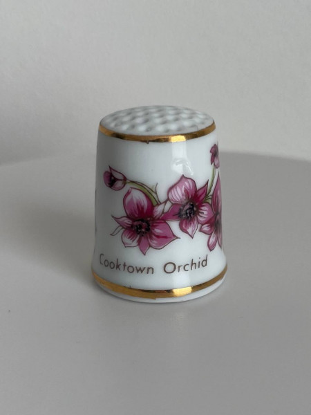 Коллекционный винтажный наперсток из Австралии Cooktown Orchid от Westminster
