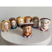 Комплект винтажных наперстков Henry VIII and his wives из коллекционной серии Tudor Collection от Francesca Art. Англия, 1985 год