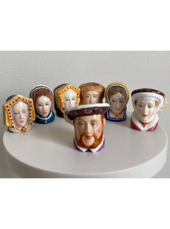 Комплект винтажных наперстков Henry VIII and his wives из коллекционной серии Tudor Collection от Francesca Art. Англия, 1985 год