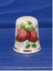 Palissy наперсток Strawberries, винтажный, коллекционный, фарфоровый, Thimble Collectors Club
