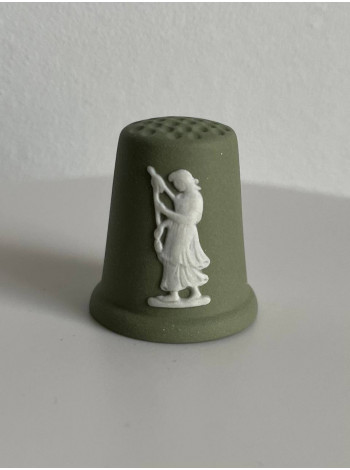 Wedgwood наперсток Spinner, Прядильщица, винтажный, коллекционный, бисквитный фарфор, джаспер