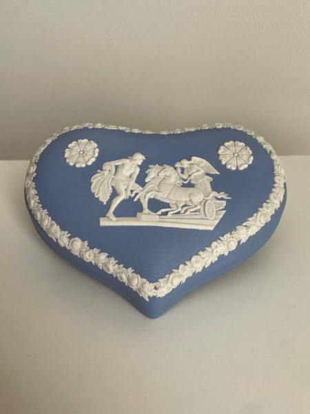 Wedgwood шкатулка в форме сердца, винтажная, коллекционная, бисквитный фарфор, джаспер, голубой Jasper