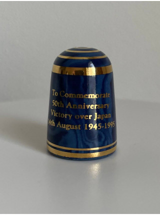 Редкий коллекционный наперсток V J - To Commemorate 50th Anniversary Victory over Japan 14th August 1945-1995, выпущенный Bouchet