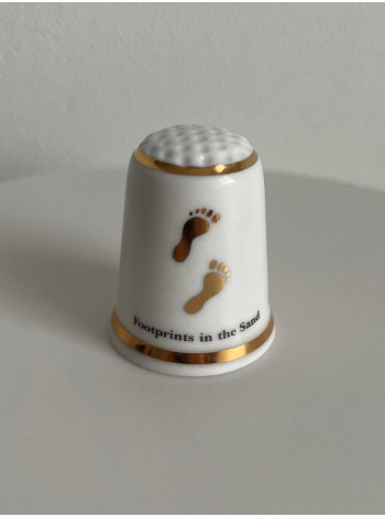 Винтажный коллекционный наперсток от Thimble Collector Guild, иллюстрирующий известное стихотворение Margaret Fishback Powers