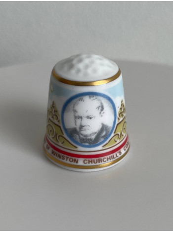 Винтажный коллекционный наперсток 13th May 1940 - 50th Anniversary of Winston Churchills Coalition Government, выпущенный Sutherland