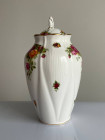 Большая винтажная ваза с крышкой (сосуд, урна) Old Country Roses от Royal Albert