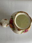 Большая винтажная ваза с крышкой (сосуд, урна) Old Country Roses от Royal Albert