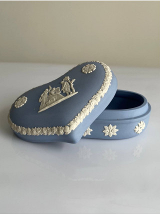 Wedgwood шкатулка в форме сердца, винтажная, коллекционная, бисквитный фарфор, джаспер,1966 год
