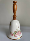 Винтажный коллекционный колокольчик Table Bell с деревянной ручкой дизайна Wild Rose от Royal Grafton