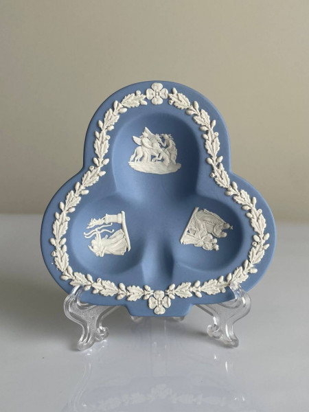 Wedgwood тарелка Крести, Трефы, карточные масти, Веджвуд, винтажная, коллекционная, джаспер, бисквитный фарфор, 1968 год