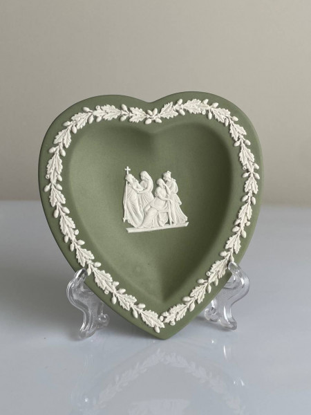 Wedgwood тарелка Червы, Черви, карточные масти, Веджвуд, винтажная, коллекционная, джаспер, бисквитный фарфор