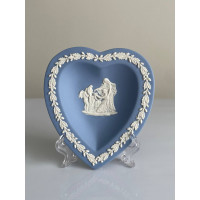 Wedgwood тарелка Червы, Черви, карточные масти, Веджвуд, винтажная, коллекционная, джаспер, бисквитный фарфор,1956 год