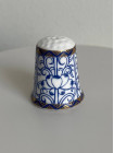 Винтажный коллекционный наперсток Royal Lily от Royal Worcester