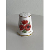 Винтажный наперсток Poppy (Мак) из коллекционной серии Flowers of the Poets, изготовленный Royal Grafton