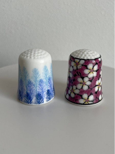 Пара винтажных коллекционных наперстков Japanese Porcelain: Silver Forest и South Seas