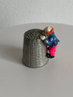 Винтажный коллекционный наперсток из пьютера Climbing Clown, выпущенный Brieth Design