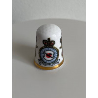 Коллекционный наперсток R.A.F. Insignia - Battle of Britain 1940-1990, выпущенный в августе 1990 года специально для Thimble Collector Guild. Декорирован золотом 22К