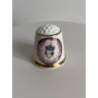 Коллекционный наперсток Royal Birthday Roses, выпущенный в март 2006 года специально для Thimble Collector Guild к 80-летию Елизаветы Второй