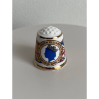 Коллекционный наперсток 80th Birthday Celebration, выпущенный в феврале 2006 года для Thimble Collector Guild к 80-летию Елизаветы Второй