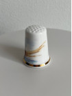 Коллекционный наперсток Ladybird (Божья коровка), выпущенный Harcourt China для Thimble Collector Guild. Декорирован золотом 22К