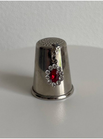 Коллекционный наперсток Crystal Pendant, выпущенный в сентябре 1989 года специально для Thimble Collector Guild