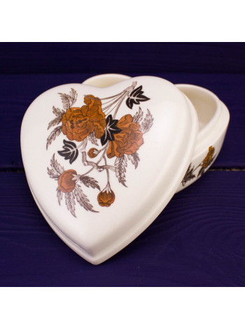 Шкатулка WEDGWOOD в форме сердца, of ETRURIA & BARLASTON 