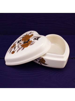 Шкатулка WEDGWOOD в форме сердца, of ETRURIA & BARLASTON 
