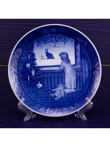 Тарелка Royal Copenhagen 1982 в оригинальной коробке